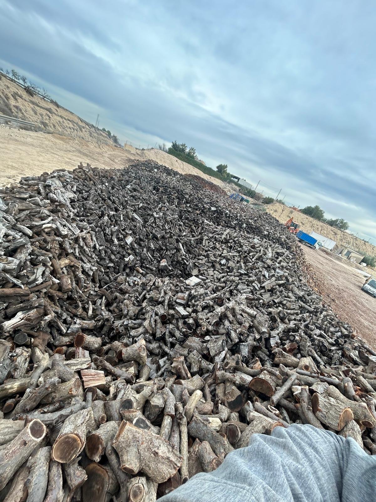 Entrega de leña a domicilio en Murcia - Fuego Premium